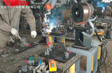 焊接機器人